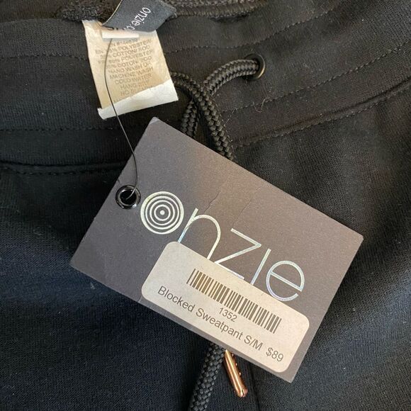 Onzie Blocked Black and white Sweatpant. Size Medium - Picture 2 of 6